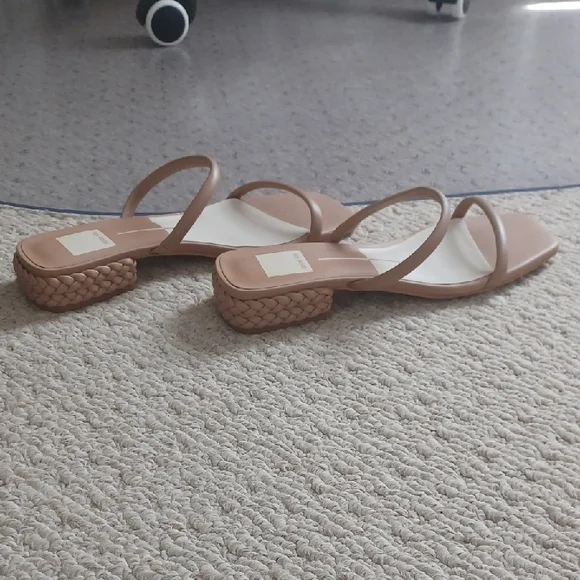 Dolce Vita Women's Tan Sandals - Picture 4 of 4